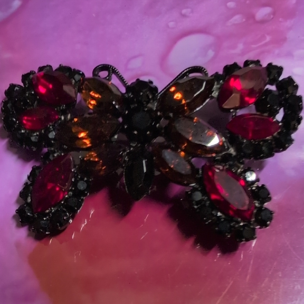 Source Unknown Black And Red Gemstone Brooch - image 3